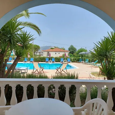 Sunflower Apartments&studios Apartahotel