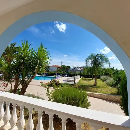 Apartahotel Sunflower Apartments&studios