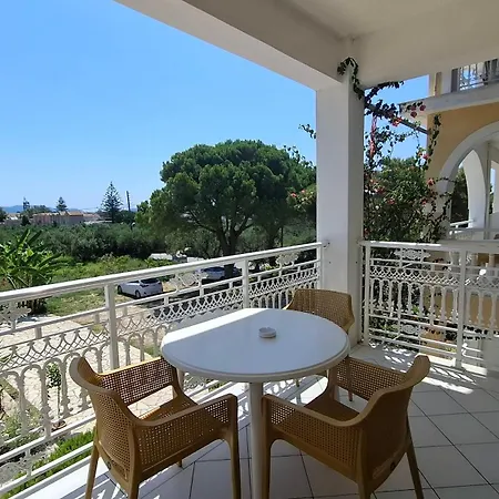 Sunflower Apartments&studios Apartahotel 3*