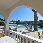 Aparthotel Sunflower & 4*