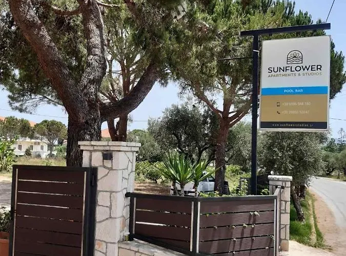 Sunflower & Ξενοδοχείο με διαμερίσματα 4*