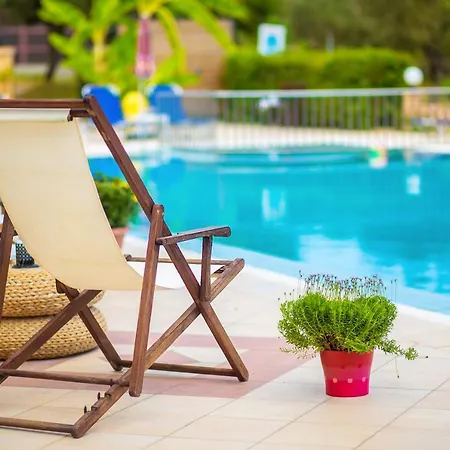 Sunflower Apartments&studios Apartahotel 4*