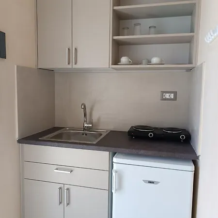 Sunflower Apartments&studios Apartahotel 4*