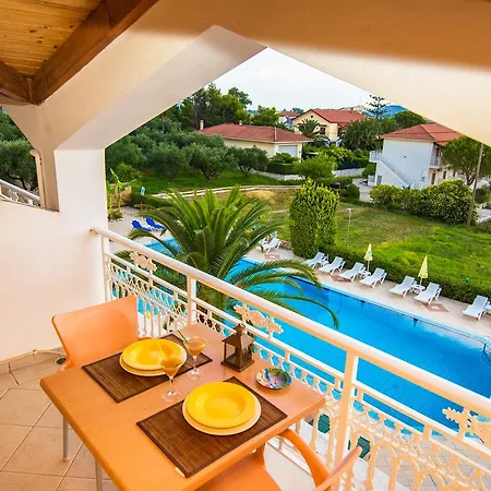 Sunflower Apartments&studios Apartahotel