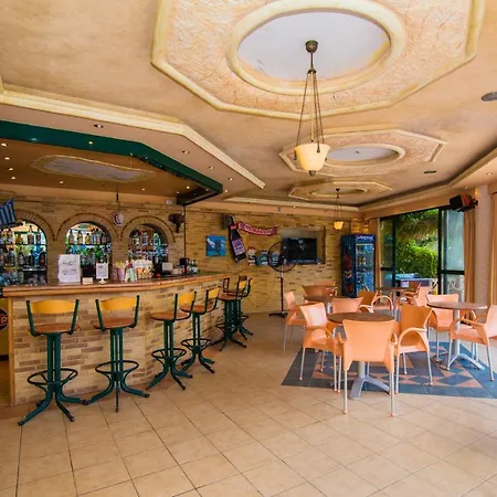 Apartahotel Sunflower Apartments&studios 4*