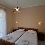 Sunflower & Apartmanhotel Laganász