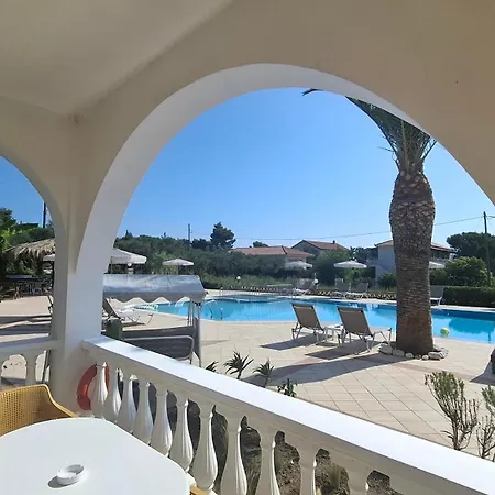 Aparthotel Sunflower & 4*